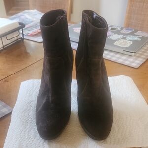 Via Spiga Dark Brown Suede Heeled Ankle Boots, Women's Size 8.5, GUC